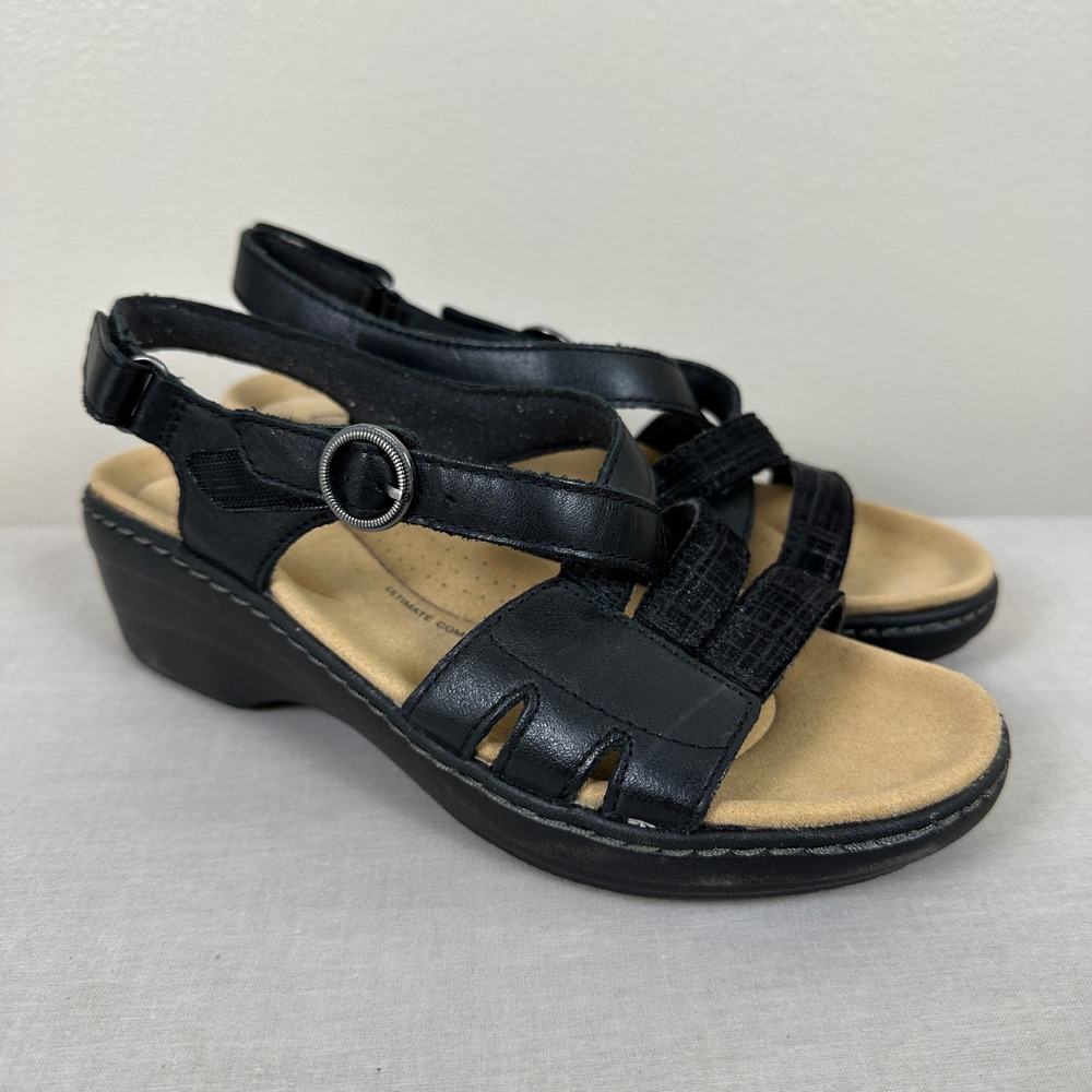Clarks‎ Women's 6.5 Sandals Black Leather Strappy Ultimate Comfort Wedge